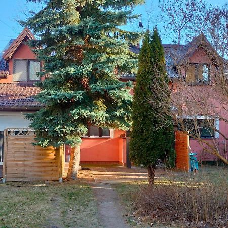 Urocze Studia: Sauna, Kominek i Ekonomiczne Opcje Blisko Warszawy Lomianki Exterior photo